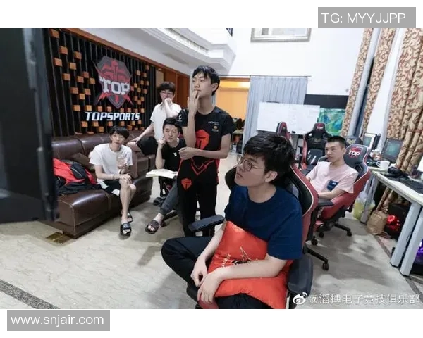 上海篮球队在洲际杯积分榜中以60分稳居第一名展现强劲实力