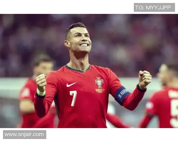 全球年薪最高的足球明星揭晓背后的财富与荣耀之路 全球年薪最高的足球明星揭晓背后的财富与荣耀之路