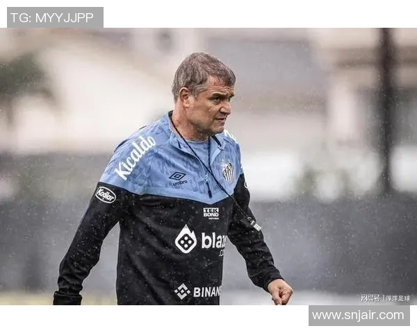 足球场上的传奇黑人明星他如何改变了足球的历史与未来