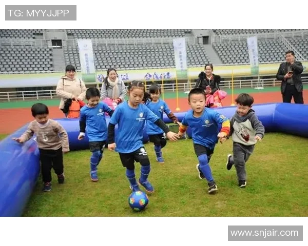 足球公开训练活动精彩纷呈球迷互动体验尽在其中